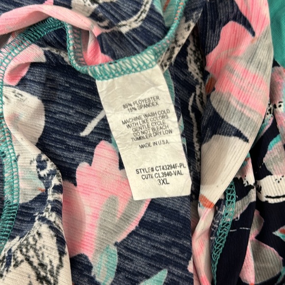 Celeste Floral Pattern Tank Top - Picture 7 of 7